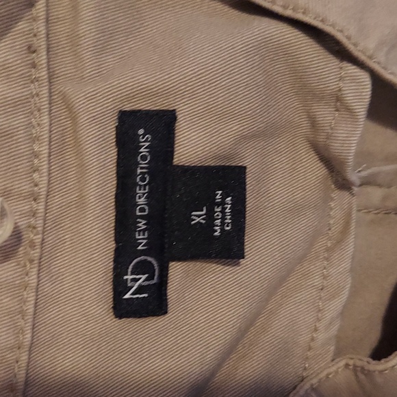 New Directions XL Khaki vest - Picture 3 of 3